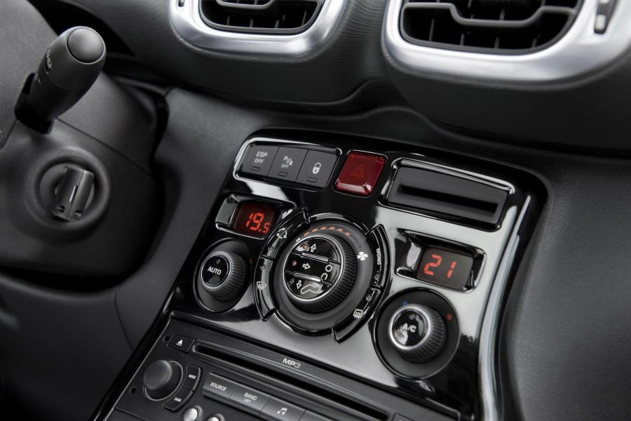  Citroen C3 Picasso 2009 года  (фото 156 из 242)